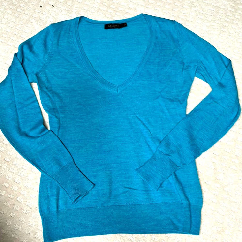 Beautiful turquoise deep v-neck wool blend sweater The Limited Small